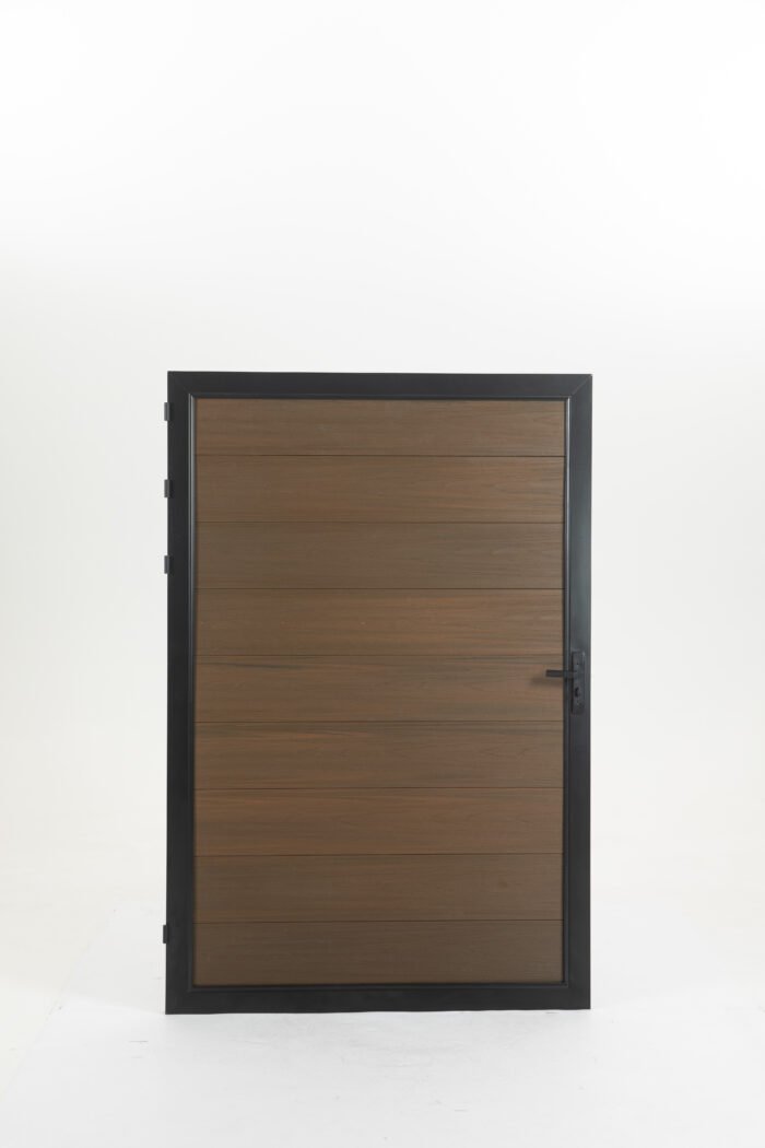 Premium tuindeur walnoot van FenceLine
